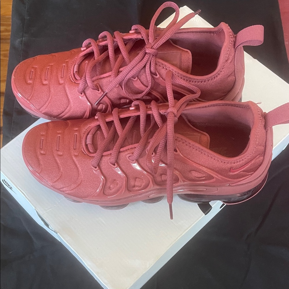 Nike Women's Air Max 270 React SE Sneakers in Berry Red